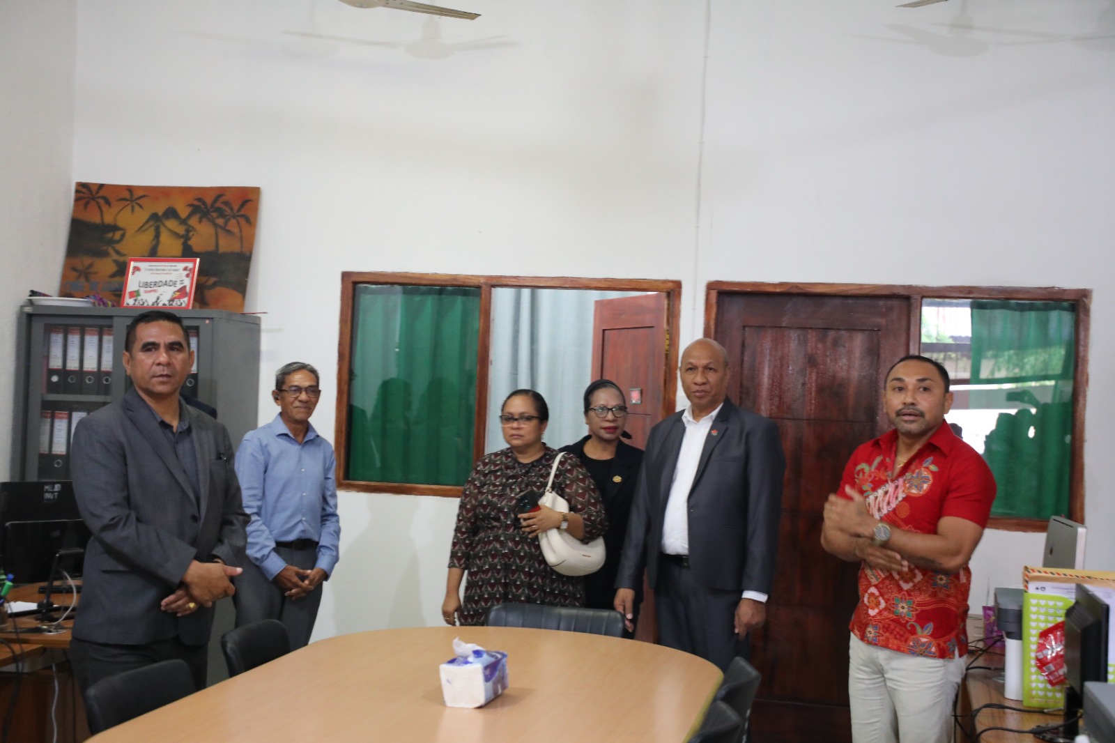 ME HALO ENKONTRU HO KOMISAUN G PARLAMNETU NASIONÁL TRATA ASUNTUS EDUKASAUN JUVENTUDE KULTURA IHA SALAUN ENKONTRU MINISTÉRIU EDUKASAUN VILA VERDE